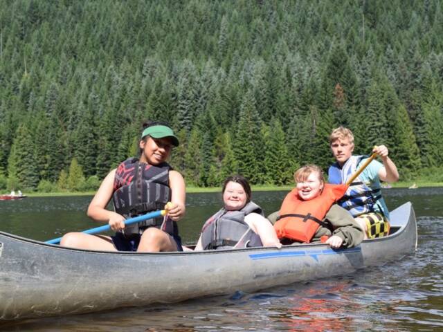 MHKC Campers canoeing near Mt Hood